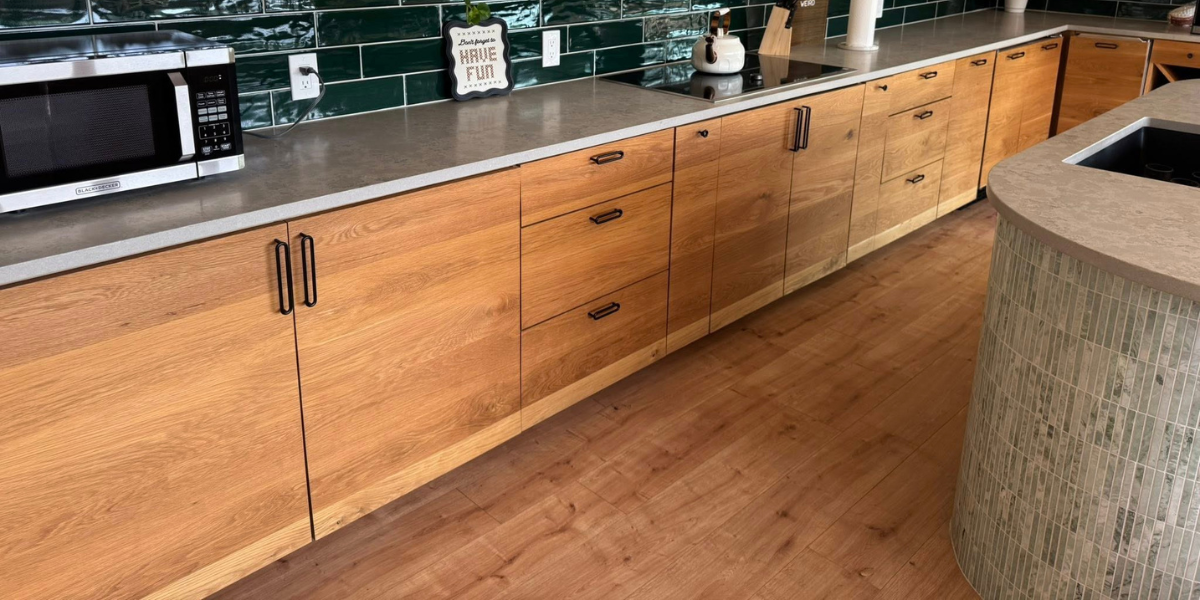 Builder Grade vs. Custom Cabinets in Austin: What Discerning Homeowners Should Know